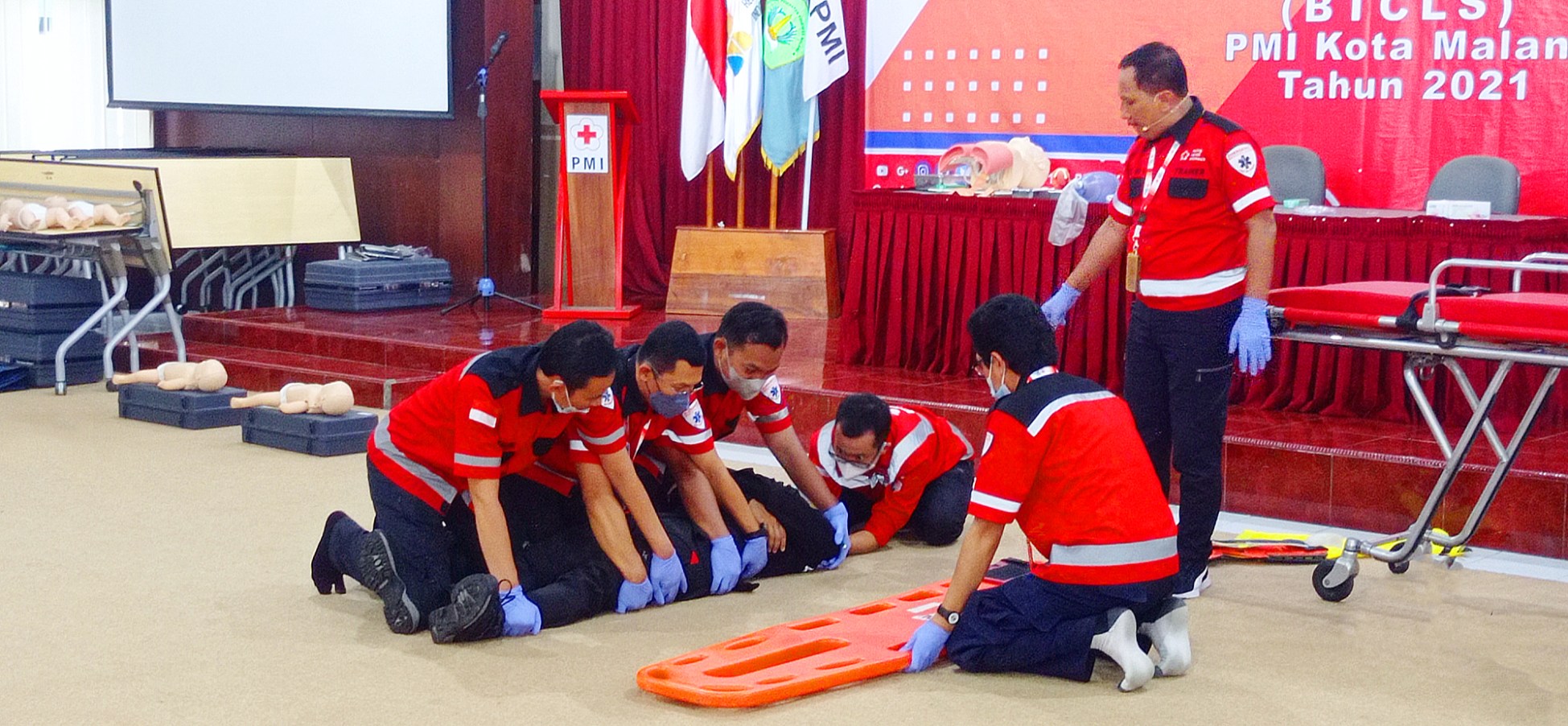 first aid diklat PMI PMR KSR relawan fakfak korps Red Cross Indonesia website